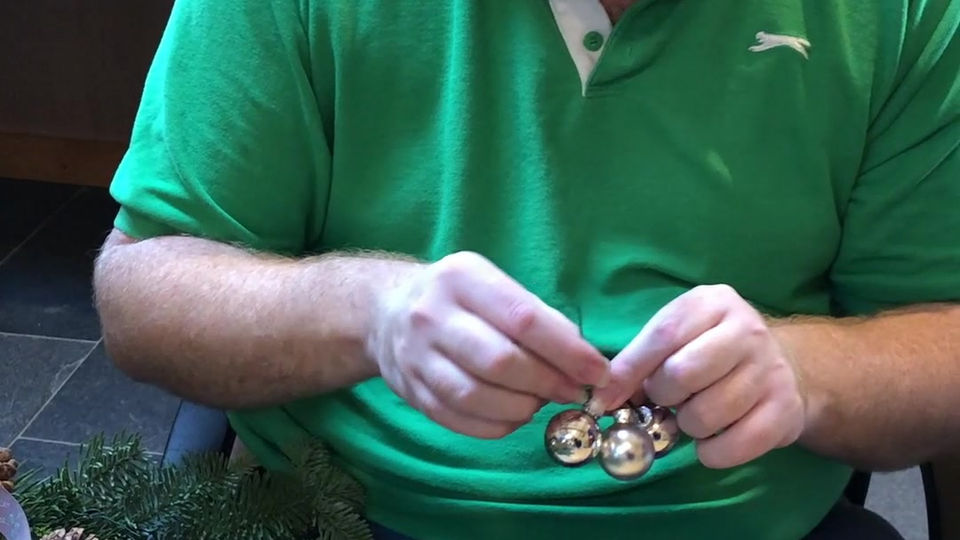 Making Christmas wreath